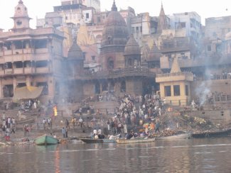 Varanasi+ghats+burning