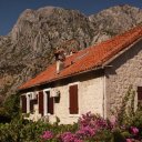 Hillside-home-in-Kotor