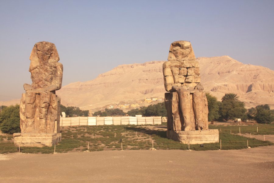 luxor-statues