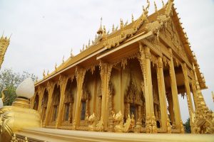 Wat-Paknam-Jolo