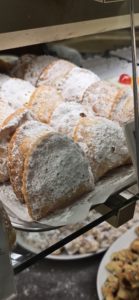 what to eat in Trapani: "cassatedde"